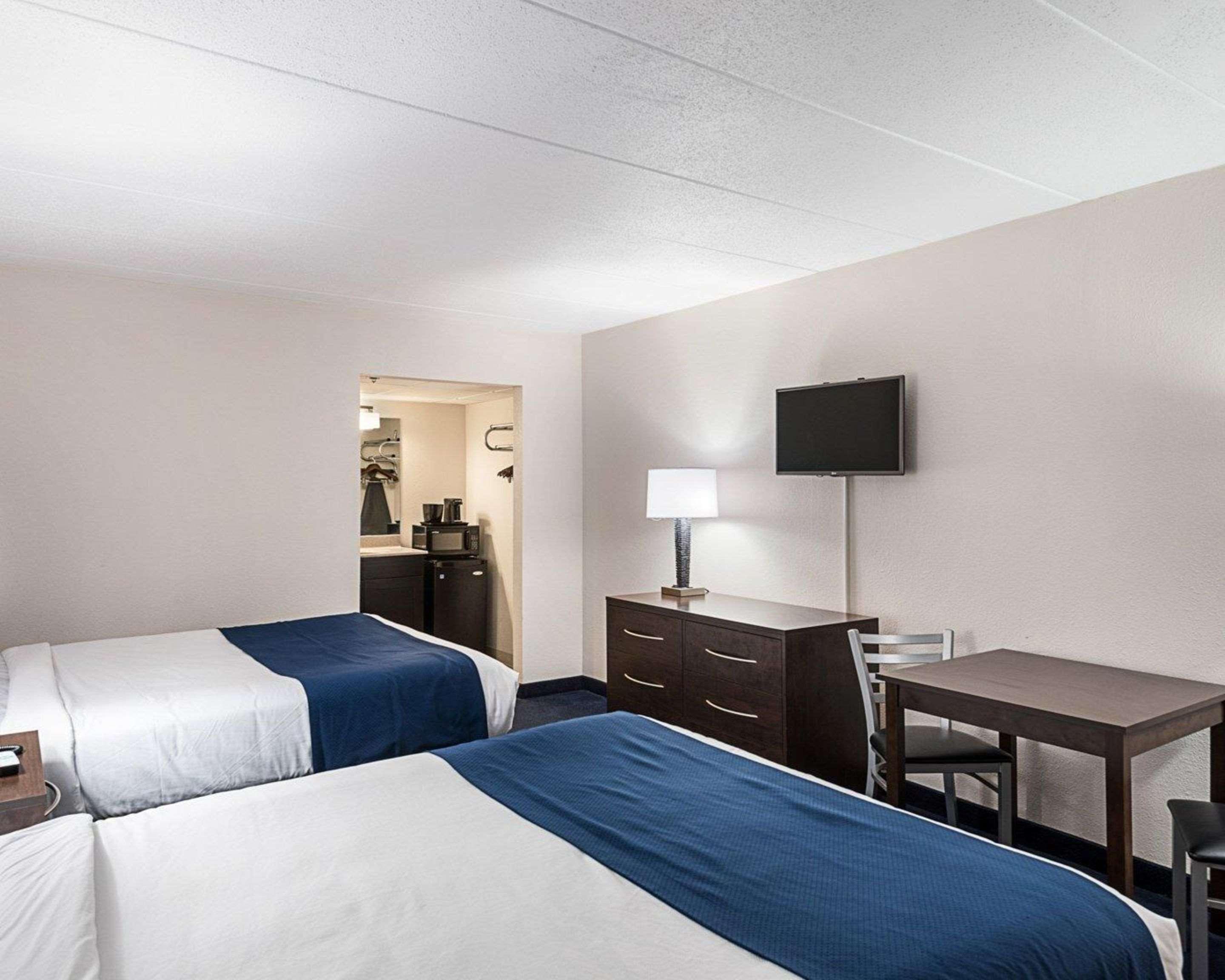 Econo Lodge Inn & Suites Rehoboth Beach Exterior photo